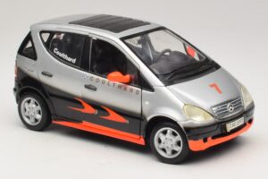 Mercedes A-Class W168 D. Coulthard Sudraba Maisto 1:18 35841 Metāls — attēls 6 no 8