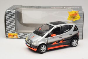 Mercedes A-Class W168 D. Coulthard Sudraba Maisto 1:18 35841 Metāls — attēls 8 no 8