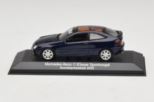 Mercedes C-Class Sportscoupe CL203 Blue Metallic Bundespressball Minichamps 1:43 Mercedes C-Class Sportscoupe CL203 Blue Metallic Bundespressball Minichamps 1:43 MB010 Metāls