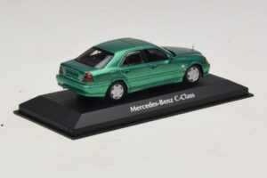 Mercedes C-Class W202 Zaļš Metālisks Maxichamps 1:43 940037061 Metāls — attēls 2 no 5