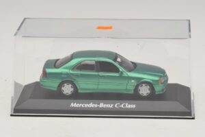 Mercedes C-Class W202 Zaļš Metālisks Maxichamps 1:43 940037061 Metāls — attēls 4 no 5