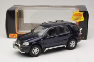 Mercedes ML320 W163 Zils Maisto 1:18 31847 Metāls — attēls 8 no 8