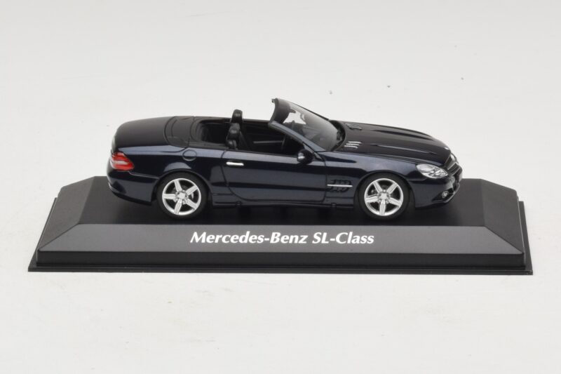 Mercedes SL R230 Zils Metālisks Maxichamps 1:43 940037531 Metāls