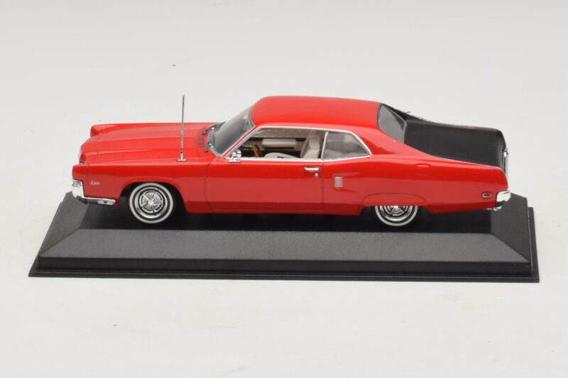 Mercury Marauder X-100 Sarkans Melns Minichamps 1:43 Mercury Marauder X-100 Sarkans Melns Minichamps 1:43 400082121 Metāls