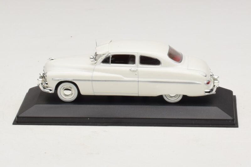 Mercury Monterey Balts Minichamps 1:43 Mercury Monterey Balts Minichamps 1:43 400082401 Metāls