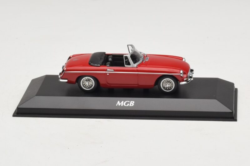 MG MGB Mk1 Sarkans Maxichamps 1:43 940131030 Metāls