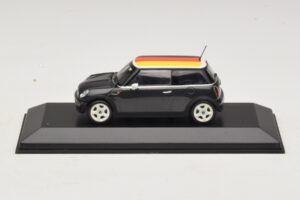 Mini Cooper One R50 Zaļš Ar Vācijas Karogu Minichamps 1:43 MINI033 Metāls