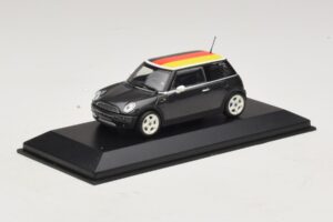Mini Cooper One R50 Zaļš Ar Vācijas Karogu Minichamps 1:43 MINI033 Metāls — attēls 2 no 5