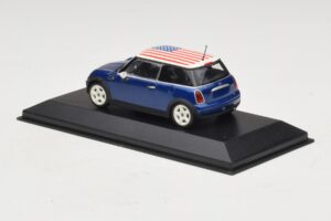 Mini Cooper S R53 Zils Ar Amerikas Karogu Minichamps 1:43 MINI014 Metāls — attēls 3 no 5