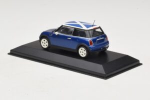 Mini Cooper S R53 Zils Ar Skotijas Karogu Minichamps 1:43 MINI016 Metāls — attēls 3 no 5