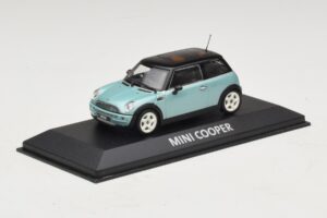 Mini Cooper S R53 Gaiši Zils Metālisks Ar Melnu Jumtu Minichamps 1:43 MINI030 Metāls — attēls 2 no 4