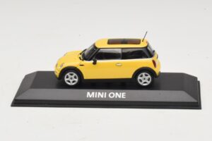 Mini Cooper S R53 Liquid Yellow Ar Panorāmas Jumtu Minichamps 1:43 MINI013 Metāls