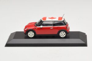Mini Cooper S R53 Sarkans Ar Kanādas Karogu Minichamps 1:43 MINI017 Metāls
