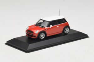 Mini Cooper S R53 Sarkans Ar Baltu Jumtu Minichamps 1:43 MINI025 Metāls — attēls 2 no 5