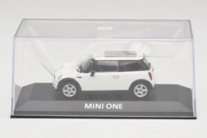 Mini Cooper S R53 Balts Ar Panorāmas Jumtu Minichamps 1:43 MINI020 Metāls — attēls 4 no 5