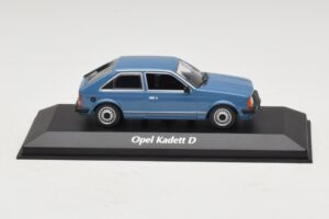 Opel Kadett D Zils Maxichamps 1:43 Opel Kadett D Zils Maxichamps 1:43 940044100 Metāls