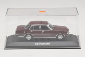 Opel Rekord D Tumši Sarkans Maxichamps 1:43 940044000 Metāls — attēls 4 no 5