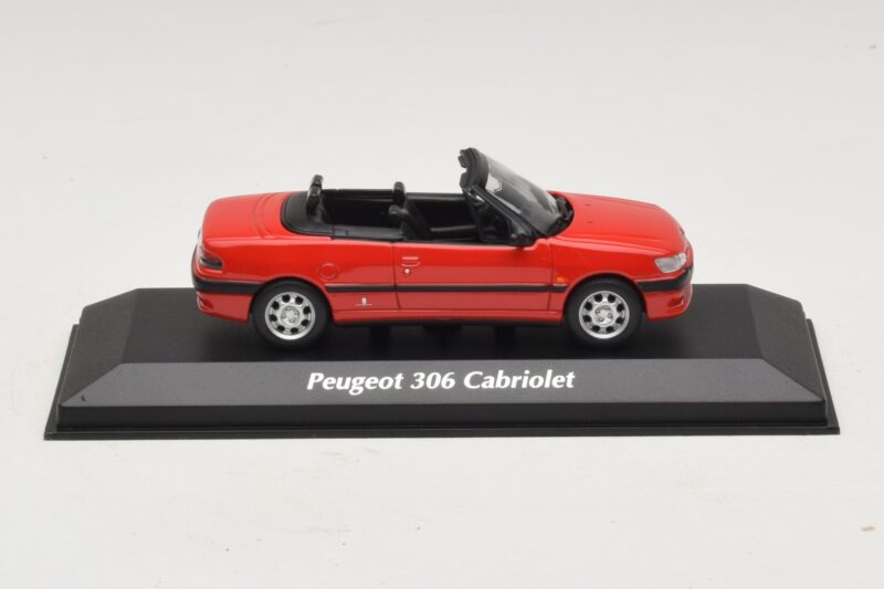 Peugeot 306 Kabriolets Sarkans Maxichamps 1:43 940112830 Metāls