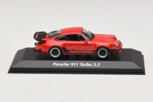 Porsche 911 930 Turbo 3.3 Sarkans Maxichamps 1:43 940069000 Metāls