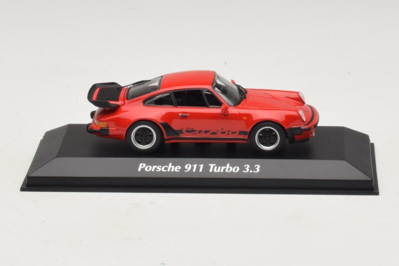 Porsche 911 930 Turbo 3.3 Sarkans Maxichamps 1:43 940069000 Metāls
