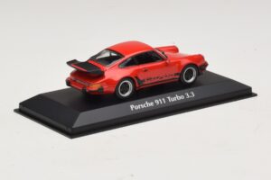 Porsche 911 930 Turbo 3.3 Sarkans Maxichamps 1:43 940069000 Metāls — attēls 2 no 5