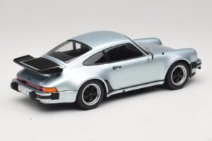 Porsche 911 930 Turbo 3.3 Sudrabs KK-Scale 1:18 KKDC181444 Metāls — attēls 2 no 6
