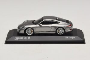 Porsche 911 991.1 R Sudrabains Minichamps 1:43 410066224 Metāls