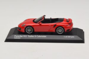 Porsche 911 991.1 Turbo S Kabriolets Sarkans Minichamps 1:43 410067180 Metāls