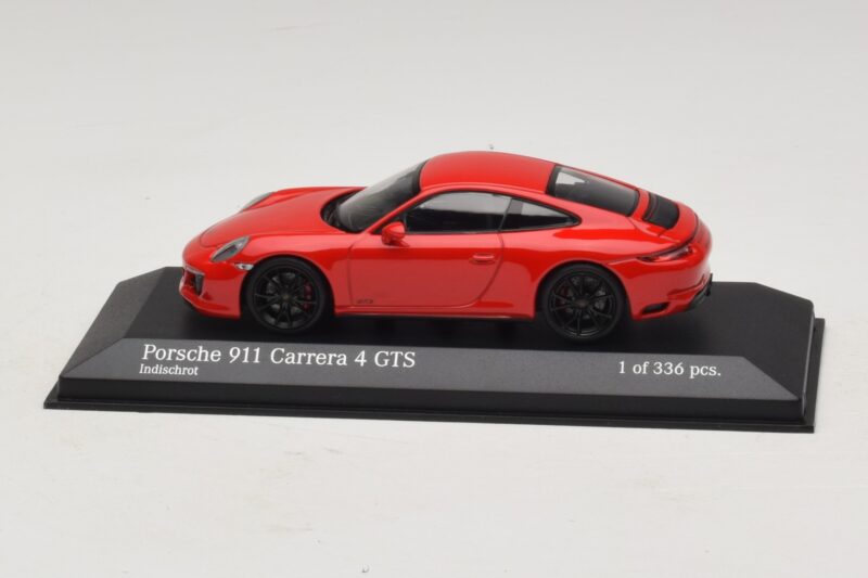 Porsche 911 991.2 Carrera 4 GTS Sarkans Minichamps 1:43 410067320 Metāls