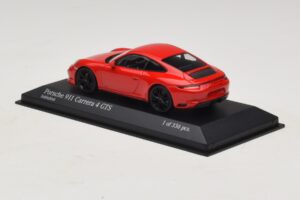 Porsche 911 991.2 Carrera 4 GTS Sarkans Minichamps 1:43 410067320 Metāls — attēls 3 no 5