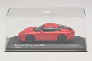 Porsche 911 991.2 Carrera 4 GTS Sarkans Minichamps 1:43 410067320 Metāls — attēls 4 no 5