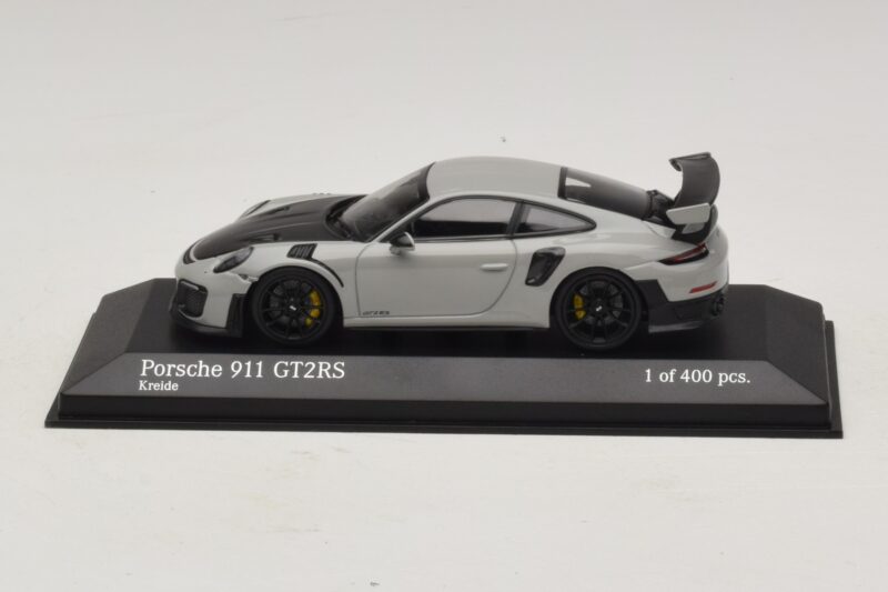 Porsche 911 991.2 GT2 RS Chalk Minichamps 1:43 410067237 Metāls