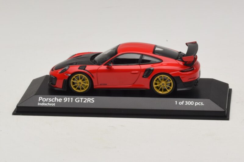 Porsche 911 991.2 GT2 RS Sarkans Minichamps 1:43 410067227 Metāls