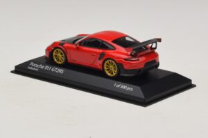 Porsche 911 991.2 GT2 RS Sarkans Minichamps 1:43 410067227 Metāls — attēls 3 no 5