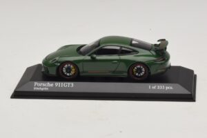 Porsche 911 991.2 GT3 Zaļš Minichamps 1:43 410066028 Metāls