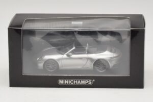 Porsche 911 992 Carrera 4S Kabriolets Sudraba Minichamps 1:43 410069330 Metāls — attēls 5 no 5