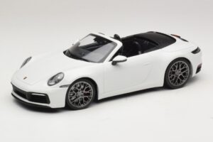 Porsche 911 992 Carrera 4S Kabriolets Balts Minichamps 1:18 155067330 Metāls