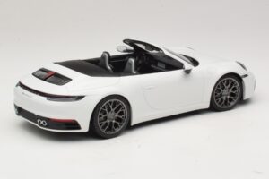 Porsche 911 992 Carrera 4S Kabriolets Balts Minichamps 1:18 155067330 Metāls — attēls 2 no 6