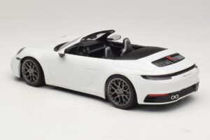 Porsche 911 992 Carrera 4S Kabriolets Balts Minichamps 1:18 155067330 Metāls — attēls 5 no 6