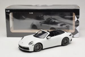 Porsche 911 992 Carrera 4S Kabriolets Balts Minichamps 1:18 155067330 Metāls — attēls 6 no 6