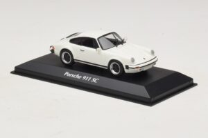 Porsche 911 SC Balts Maxichamps 1:43 940062020 Metāls — attēls 3 no 5