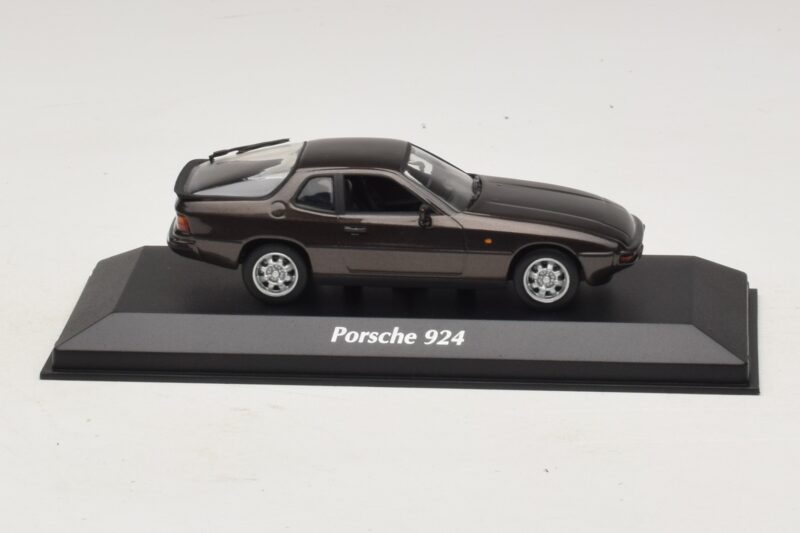 Porsche 924 Brūns Metālisks Maxichamps 1:43 940062121 Metāls