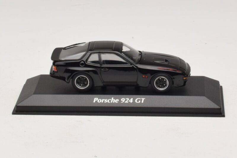 Porsche 924 GT Melns Maxichamps 1:43 940066124 Metāls
