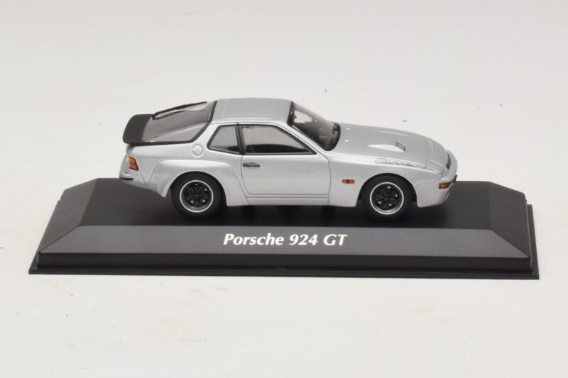 Porsche 924 GT Sudraba Maxichamps 1:43 940066122 Metāls