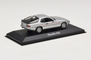 Porsche 924 Sudraba Maxichamps 1:43 940062120 Metāls — attēls 2 no 5