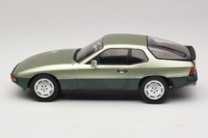 Porsche 924 Turbo Gaiši Zaļš & Tumši Zaļš MCG 1:18 MCG18660 Metāls — attēls 3 no 6