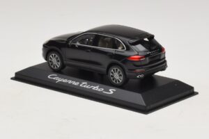 Porsche Cayenne 958 Turbo S Melns Minichamps 1:43 WAP0200220E Metāls — attēls 3 no 5