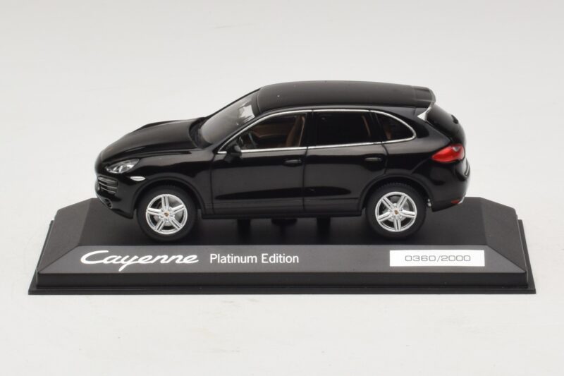 Porsche Cayenne 9PA Platīna Izlaidums Melns Minichamps 1:43 Porsche Cayenne 9PA Platīna Izlaidums Melns Minichamps 1:43 WAP0200160E Metāls