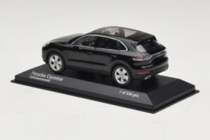 Porsche Cayenne Melns Metālisks Minichamps 1:43 410066301 Metāls — attēls 3 no 5