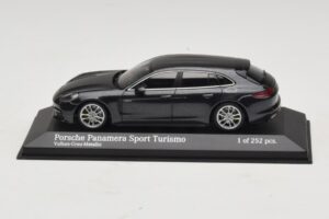 Porsche Panamera 971 4 E-Hybrid Sport Turismo Pelēks Minichamps 1:43 410066112 Metāls